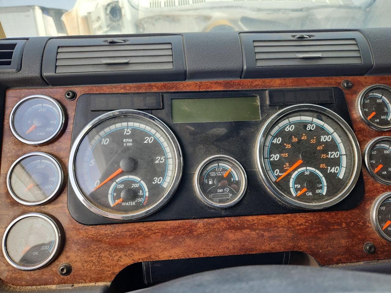 2016 Freightliner Cascadia 125 Semi Truck