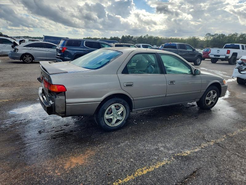 2000 Toyota Camry le