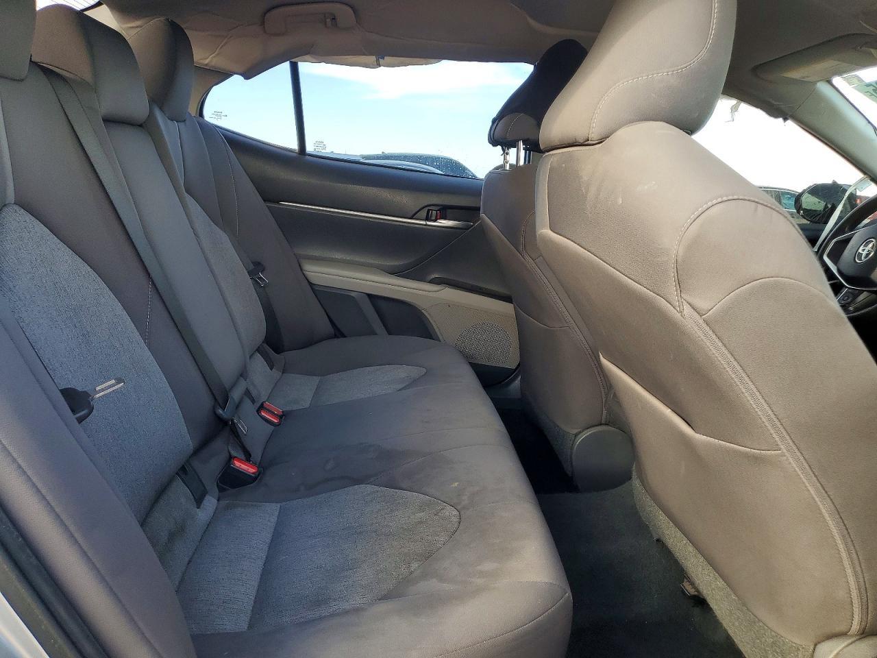 2021 Toyota Camry le