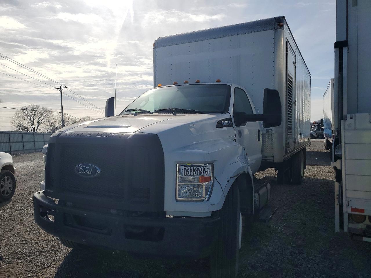 2017 Ford F650 Super Duty Delivery Truck