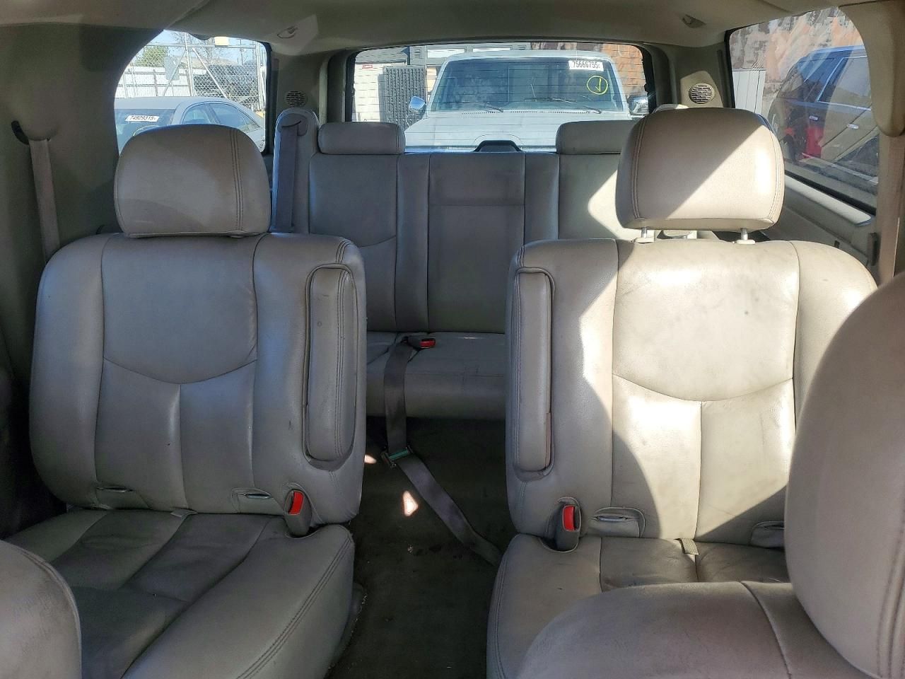 2004 Chevrolet Suburban C1500