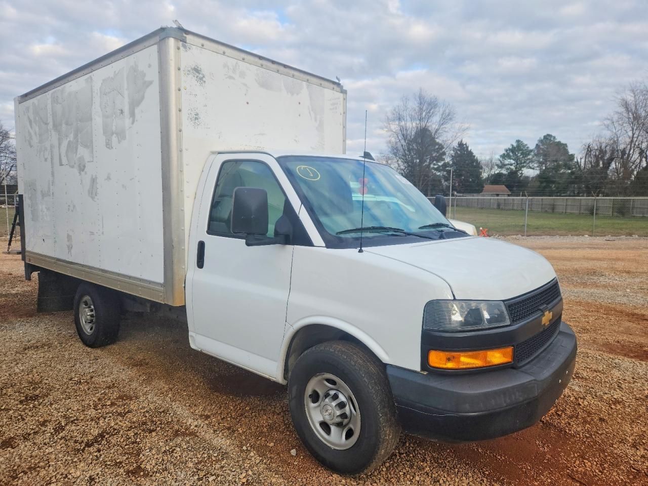 2018 Chevrolet Express BOX Truck