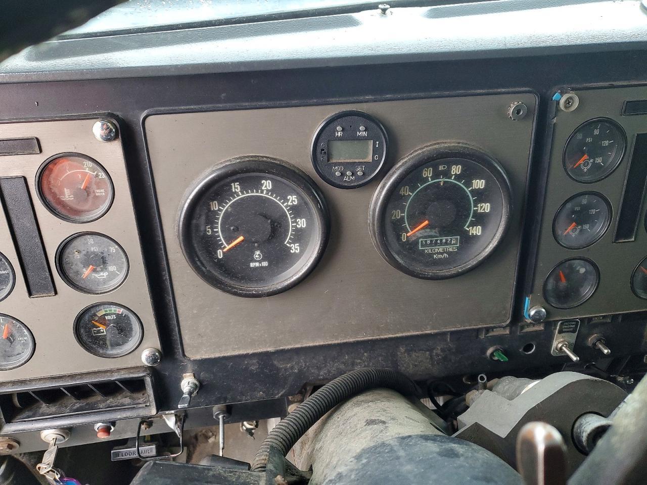 1990 International 9000 9400-Car Hauler Truck