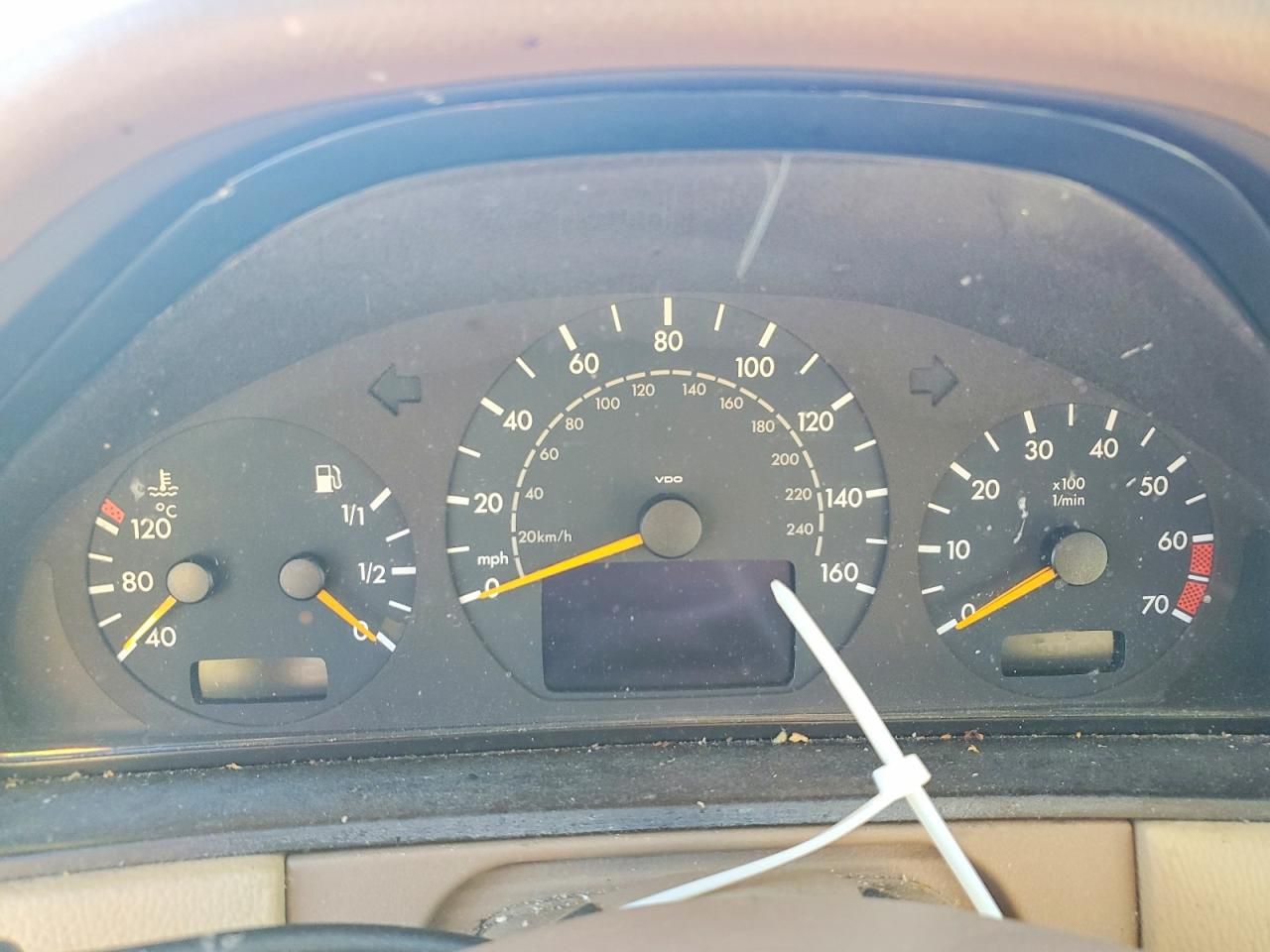 2002 Mercedes-Benz E 320