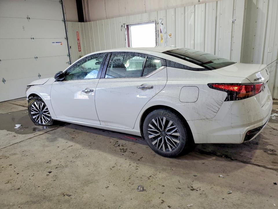 2024 Nissan Altima sv