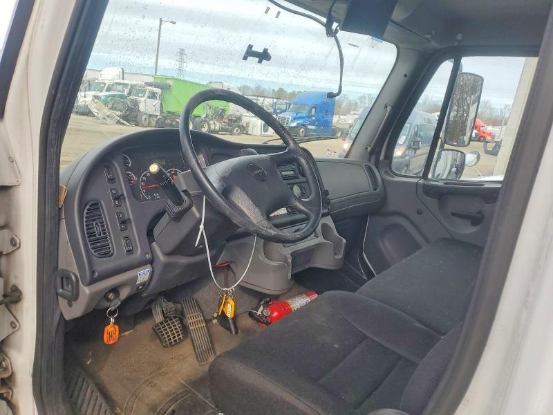 2015 Freightliner Business Class M2 BOX Truck