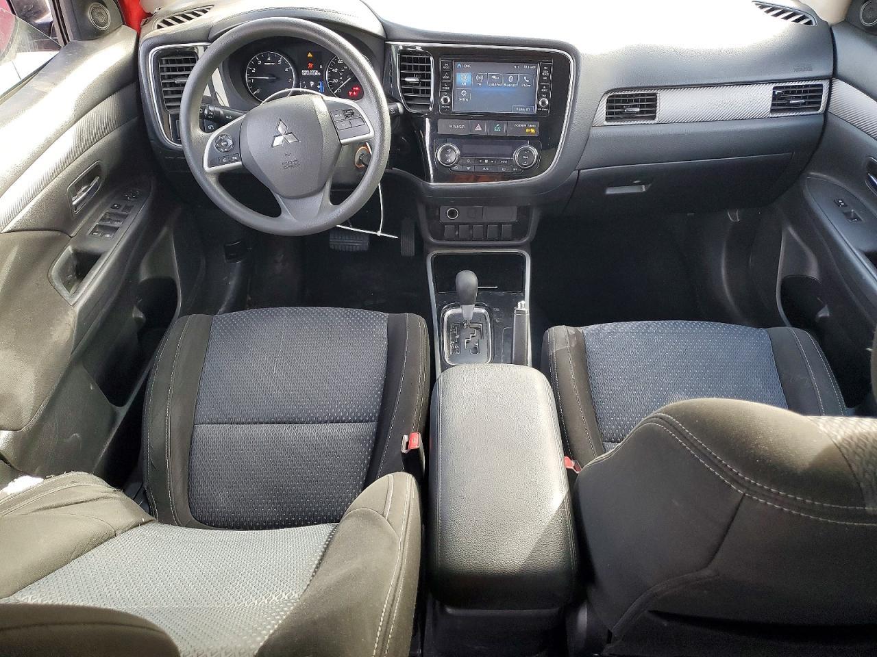 2018 Mitsubishi Outlander es
