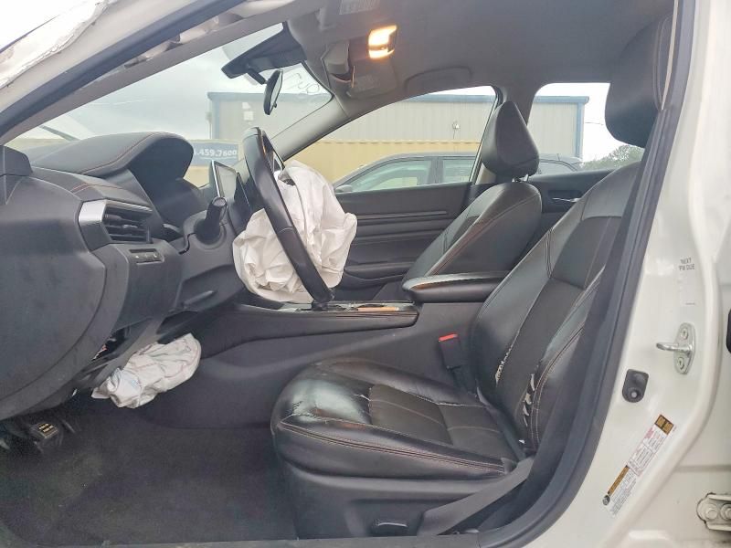 2022 Nissan Altima sr