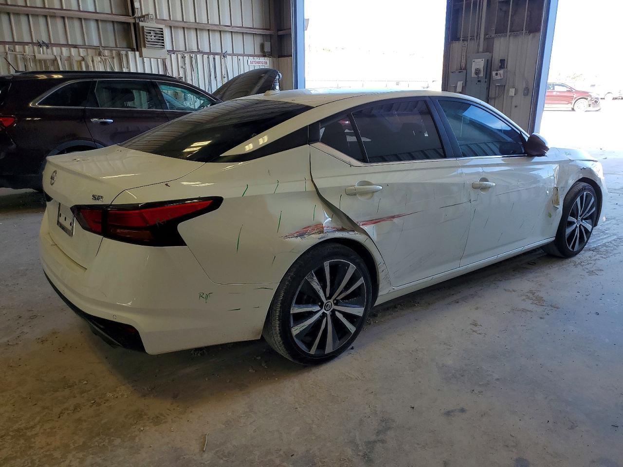 2021 Nissan Altima sr