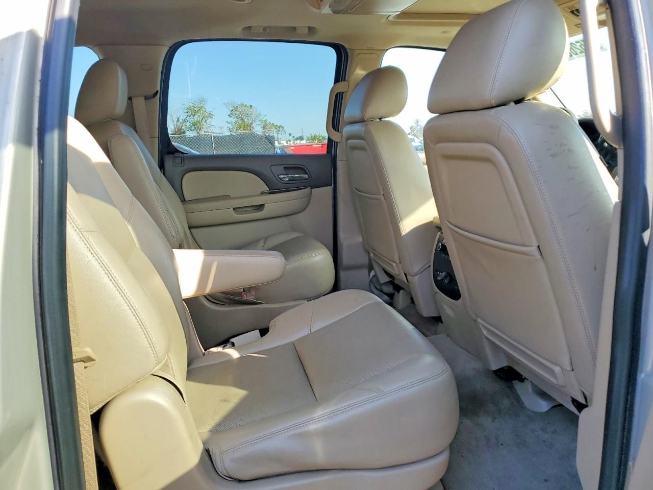 2012 Chevrolet Suburban C1500 ltz