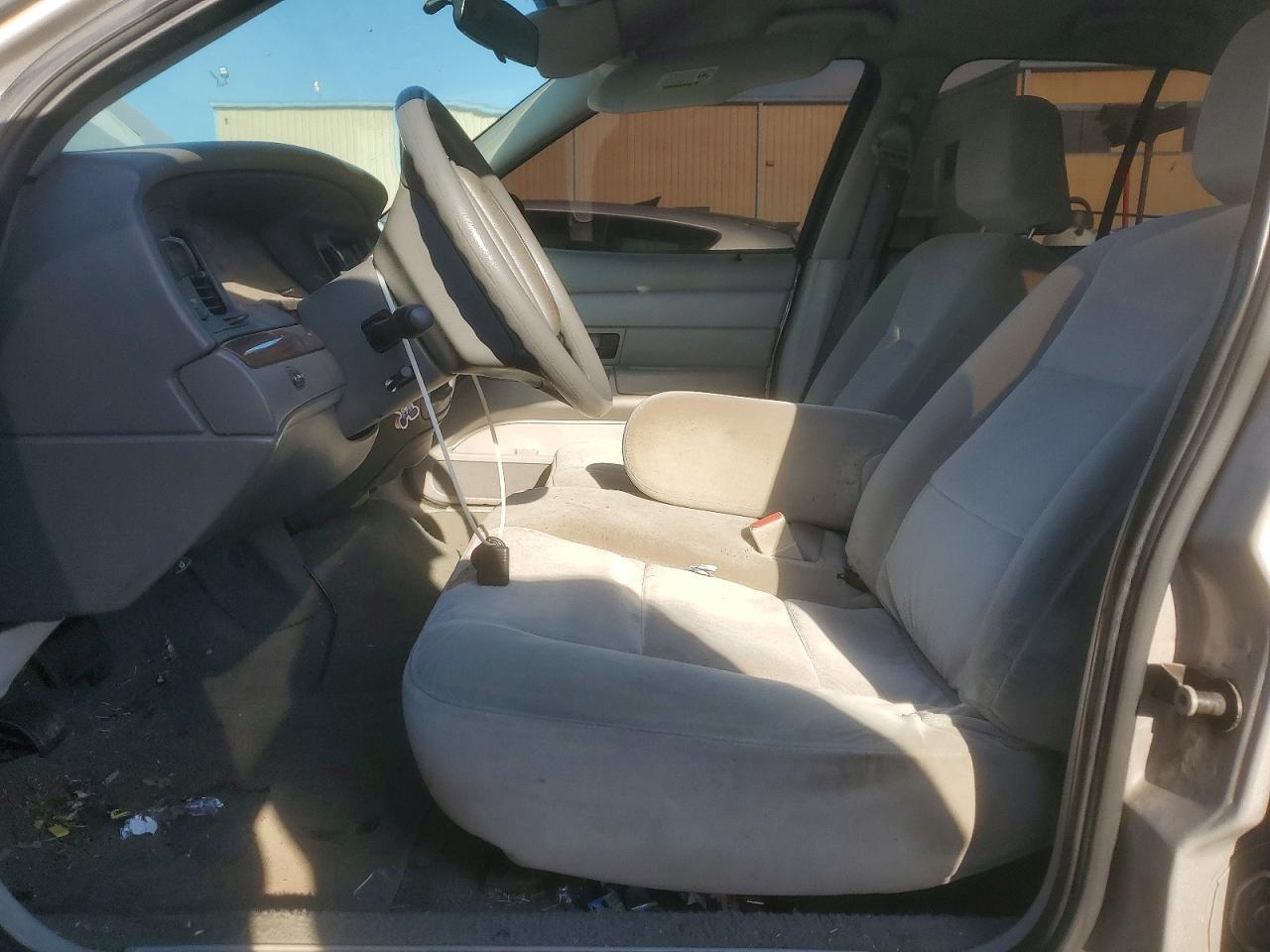 2004 Ford Crown Victoria