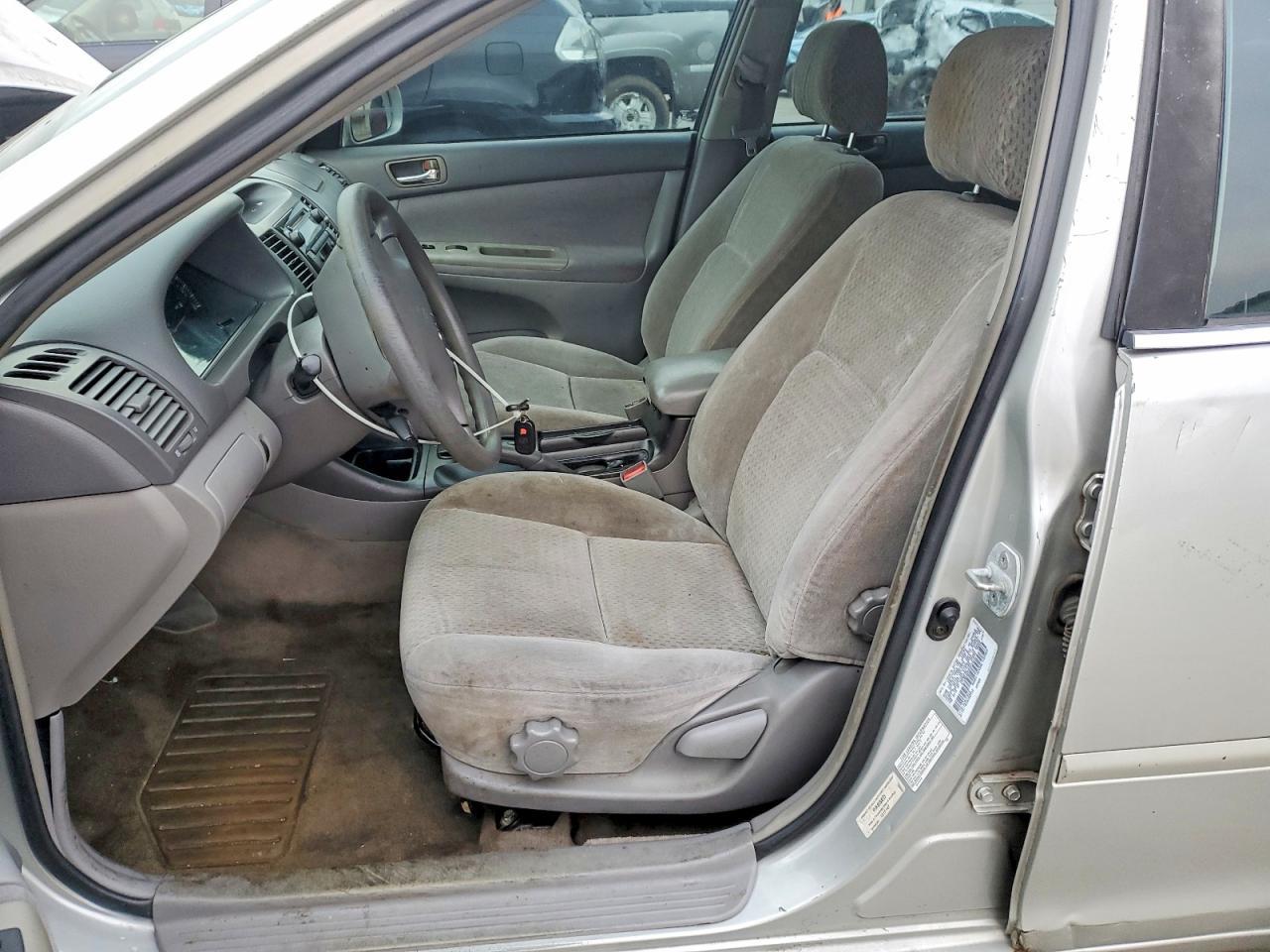 2003 Toyota Camry le