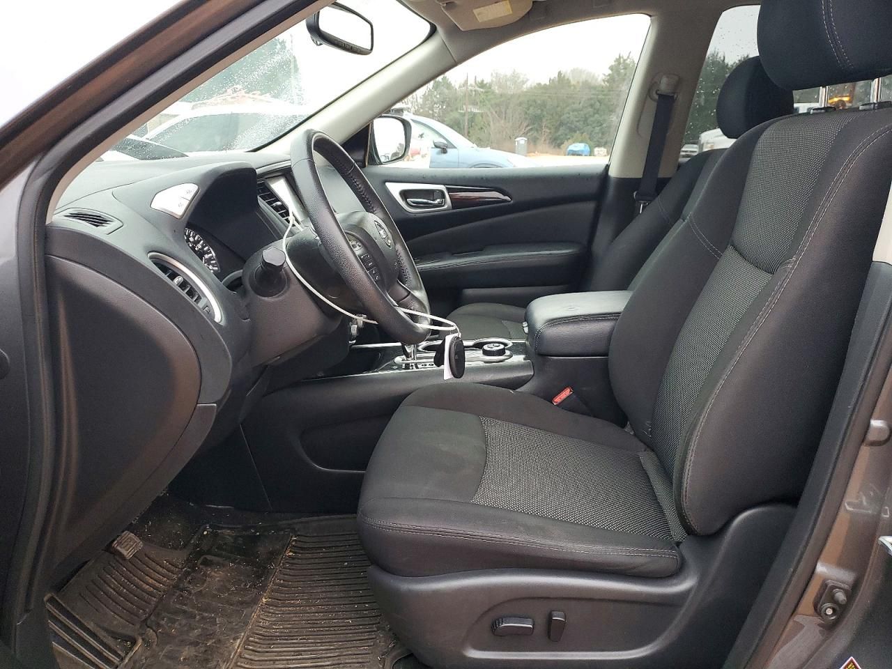 2020 Nissan Pathfinder sv