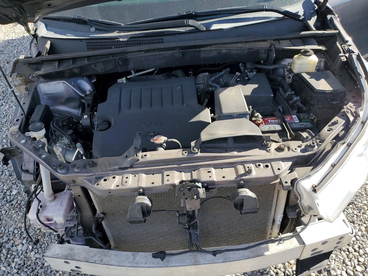 2016 Toyota Highlander le