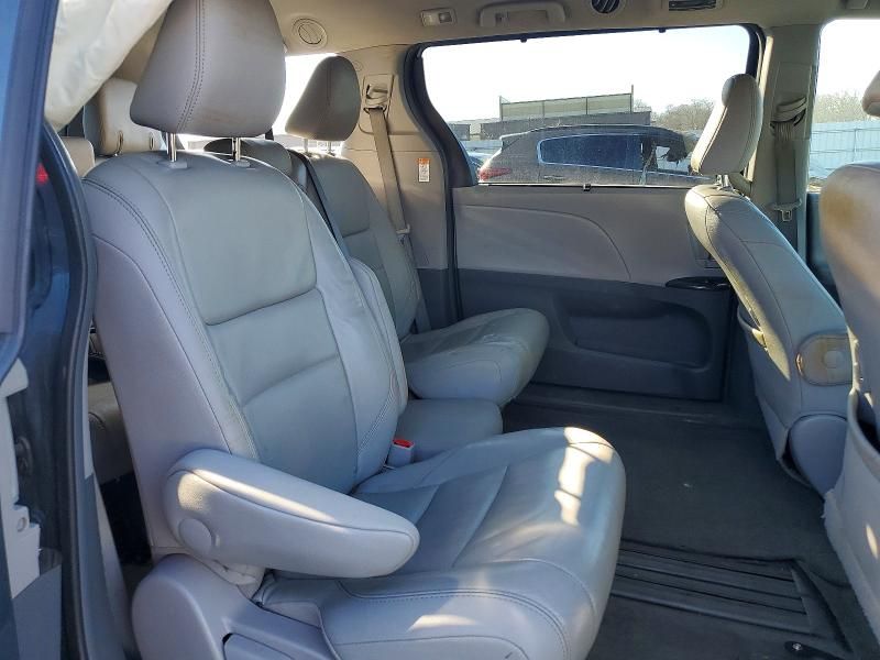 2015 Toyota Sienna xle
