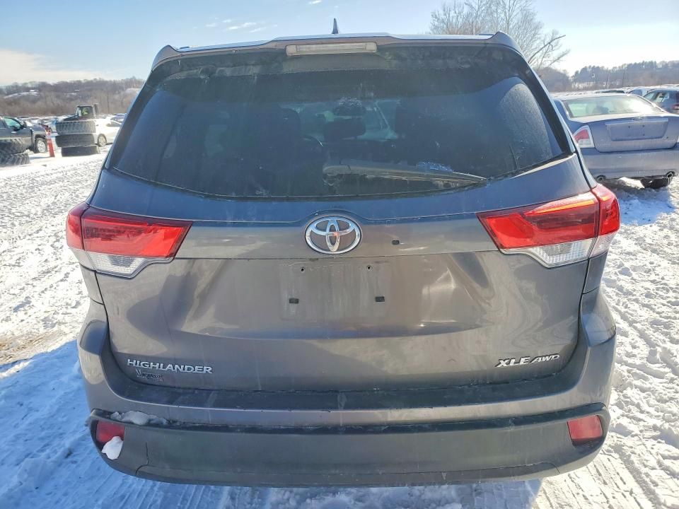 2019 Toyota Highlander se