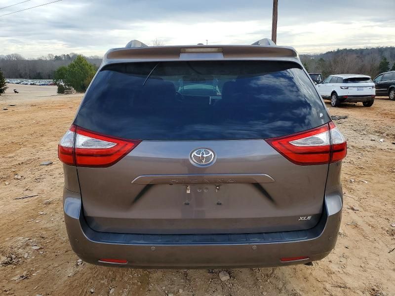 2017 Toyota Sienna xle