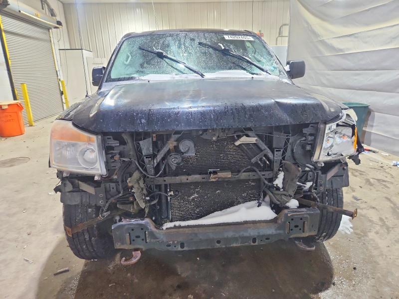 2012 Nissan Titan s