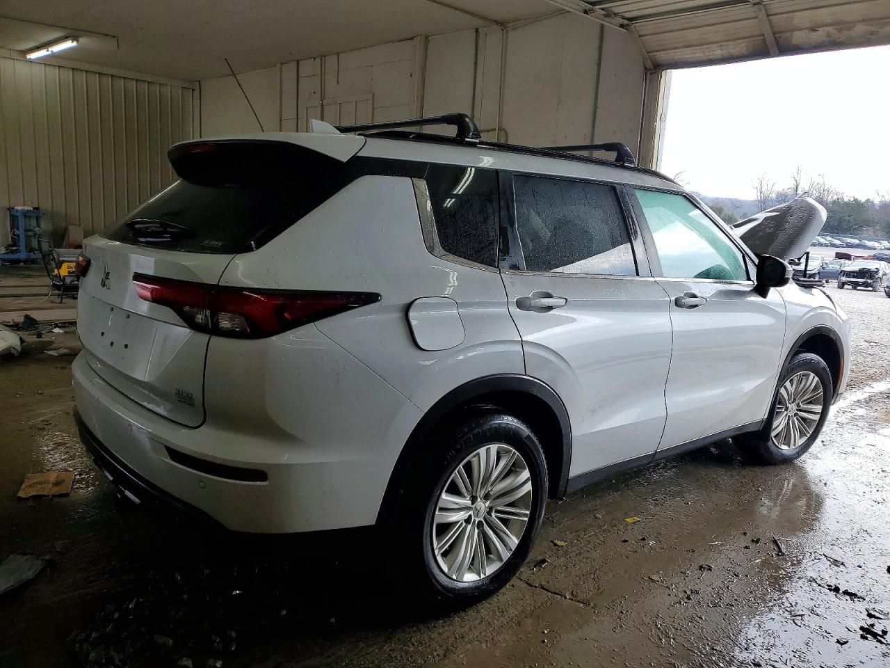 2024 Mitsubishi Outlander es