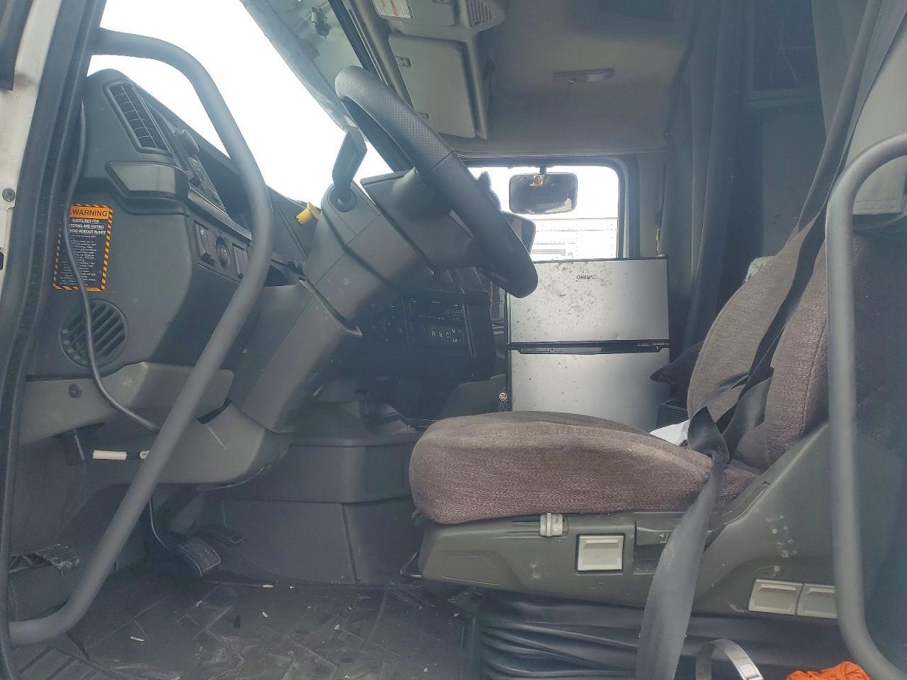 2020 Volvo VNR