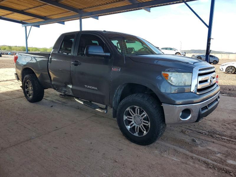 2013 Toyota Tundra Double cab SR5