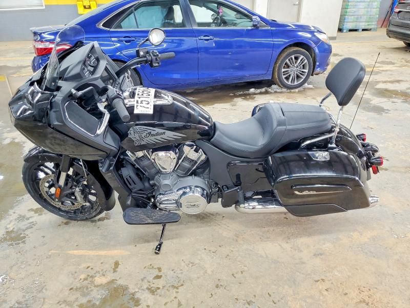 2021 Indian Motorcycle Co. Challenger