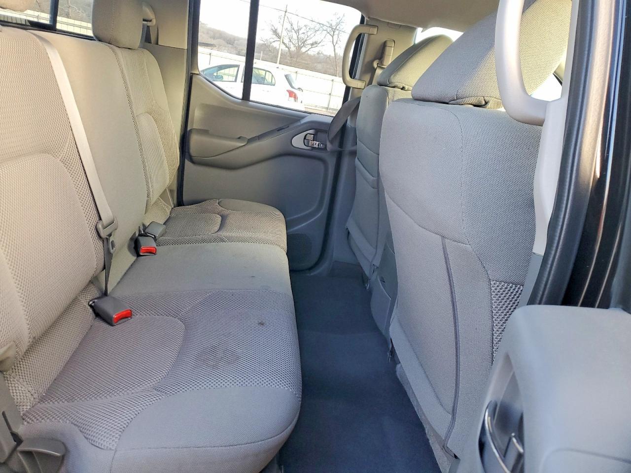 2020 Nissan Frontier s