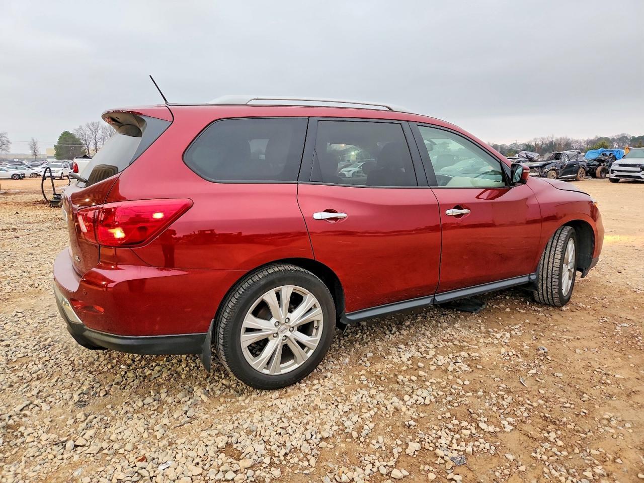2018 Nissan Pathfinder s