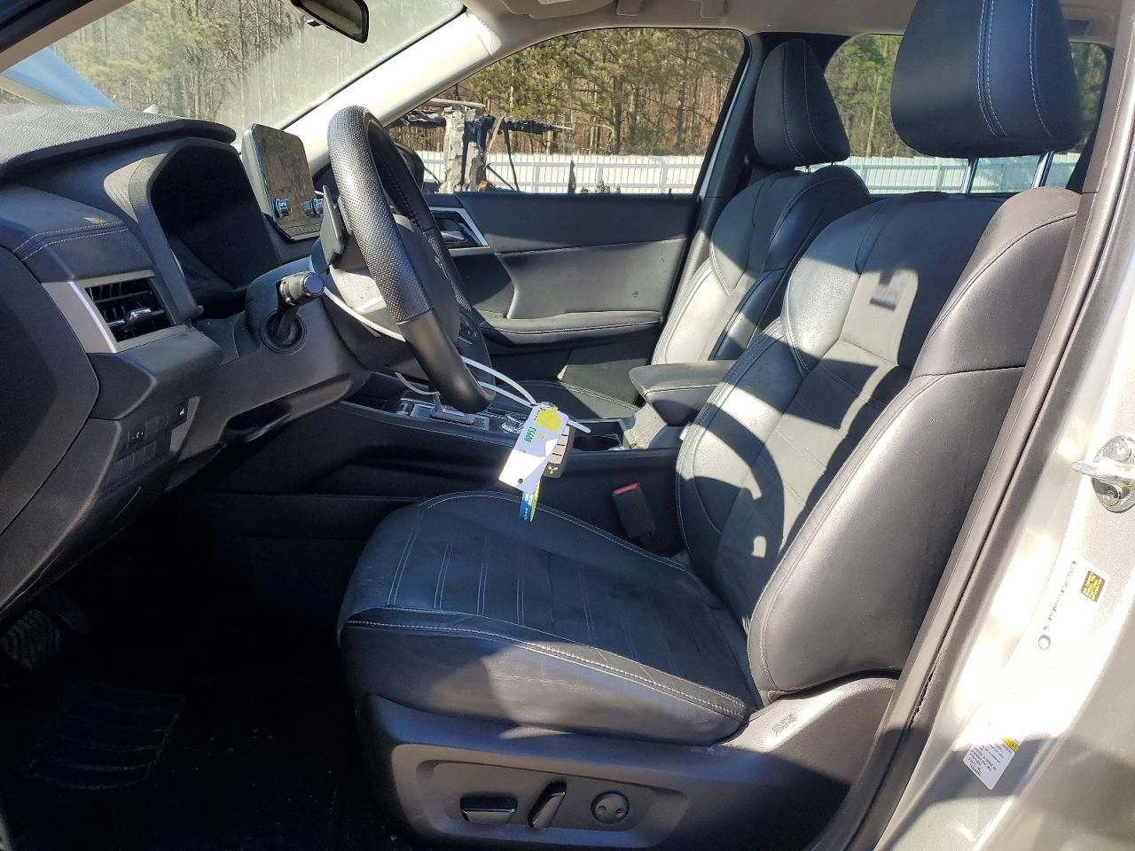 2023 Mitsubishi Outlander se