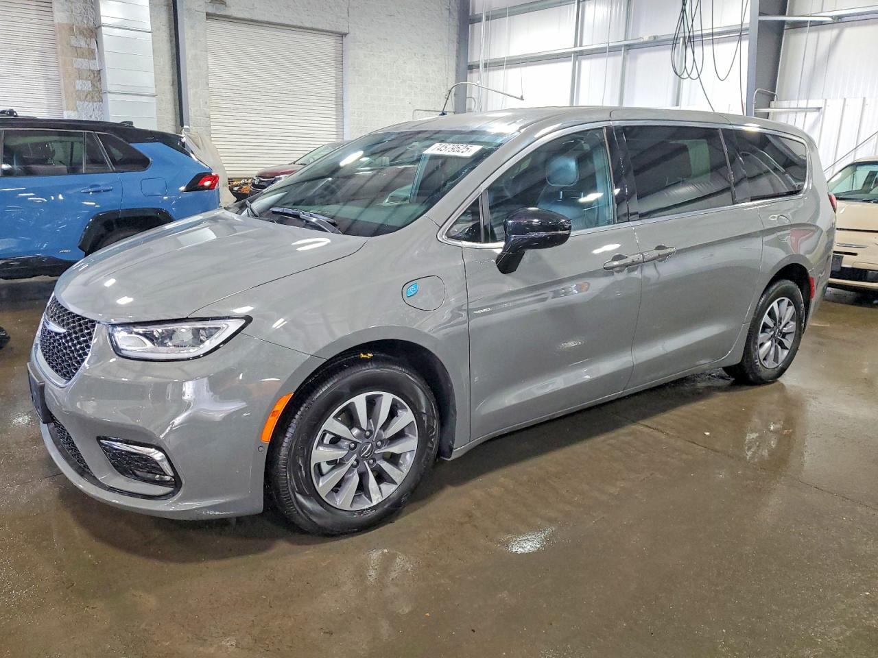 2025 Chrysler Pacifica Hybrid Select