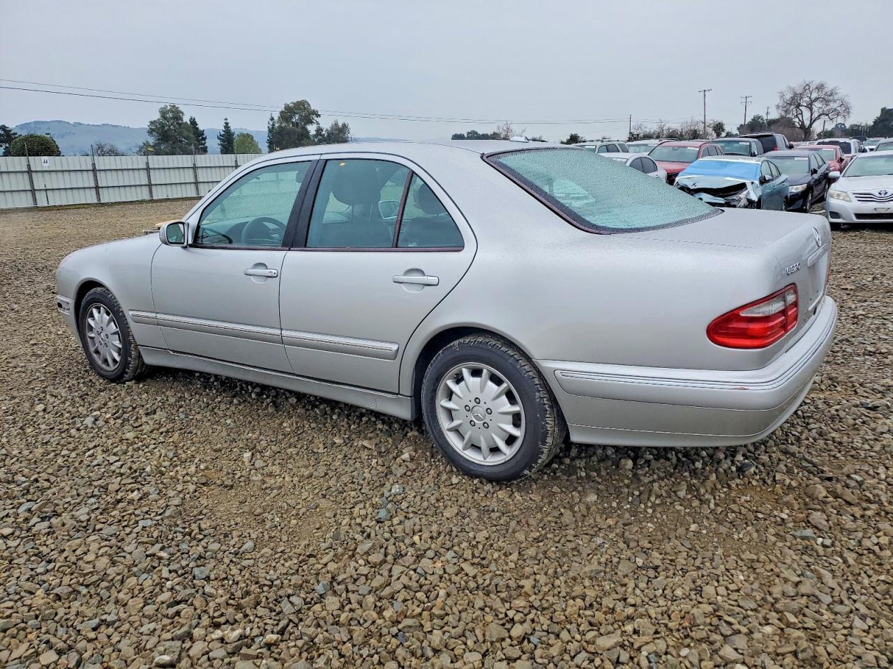 2001 Mercedes-Benz E 320