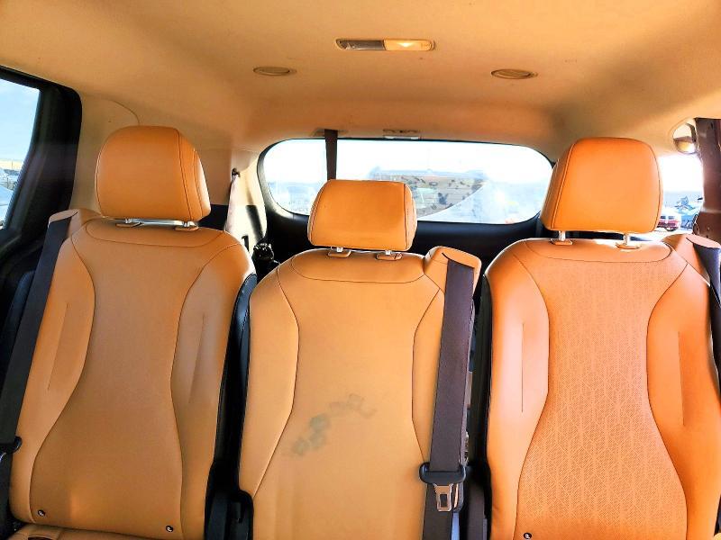 2022 KIA Carnival lx