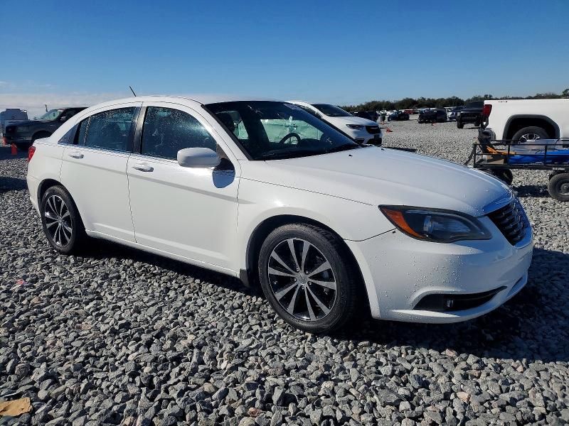 2013 Chrysler 200 Touring