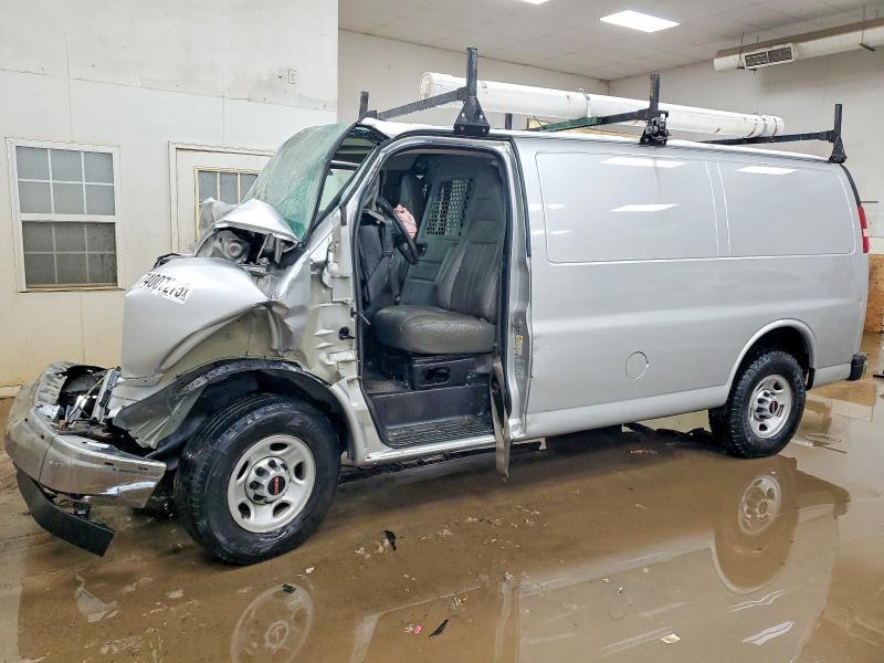 2018 GMC Savana G2500 Utility / Service van