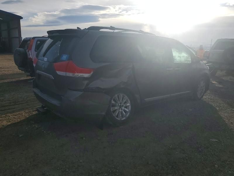 2011 Toyota Sienna xle