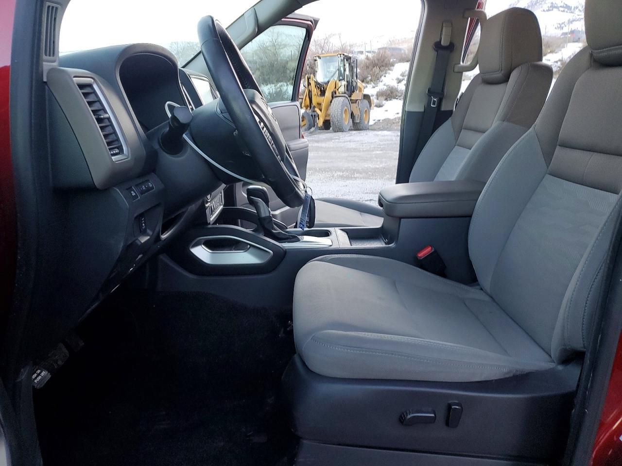 2022 Nissan Frontier s