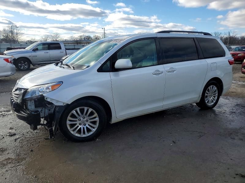 2016 Toyota Sienna xle