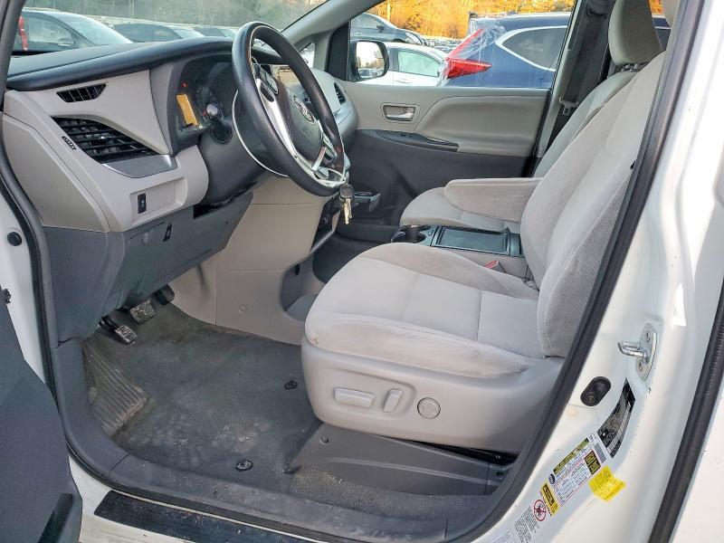 2016 Toyota Sienna le