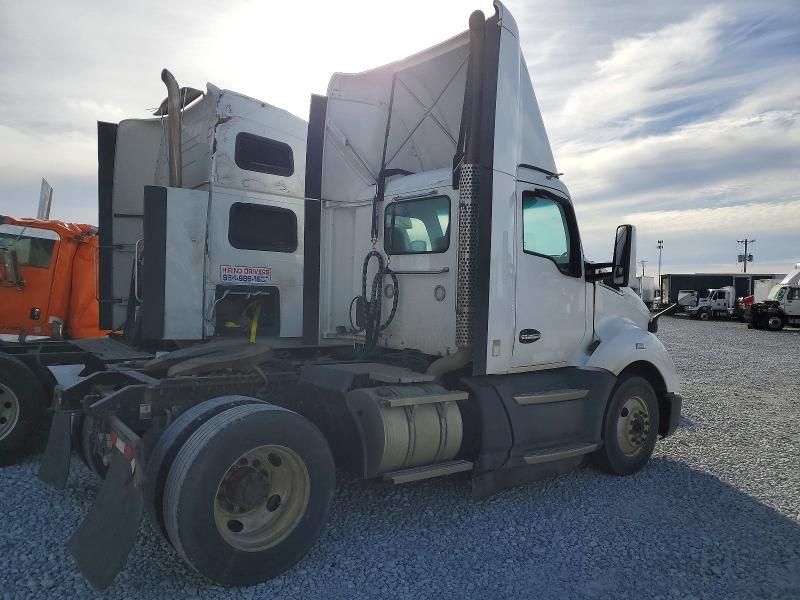 2019 Kenworth T680 Semi Truck