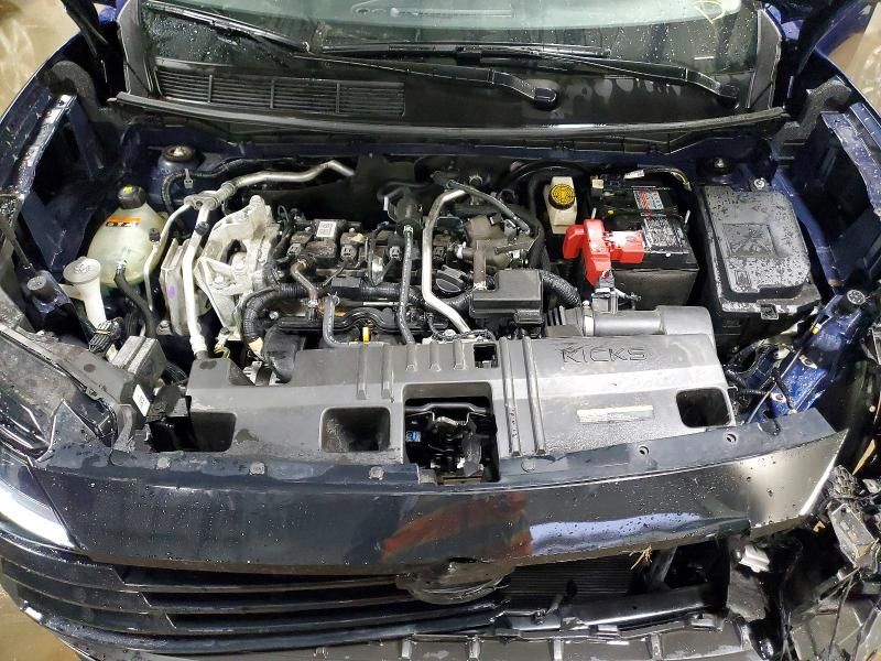 2025 Nissan Kicks sr