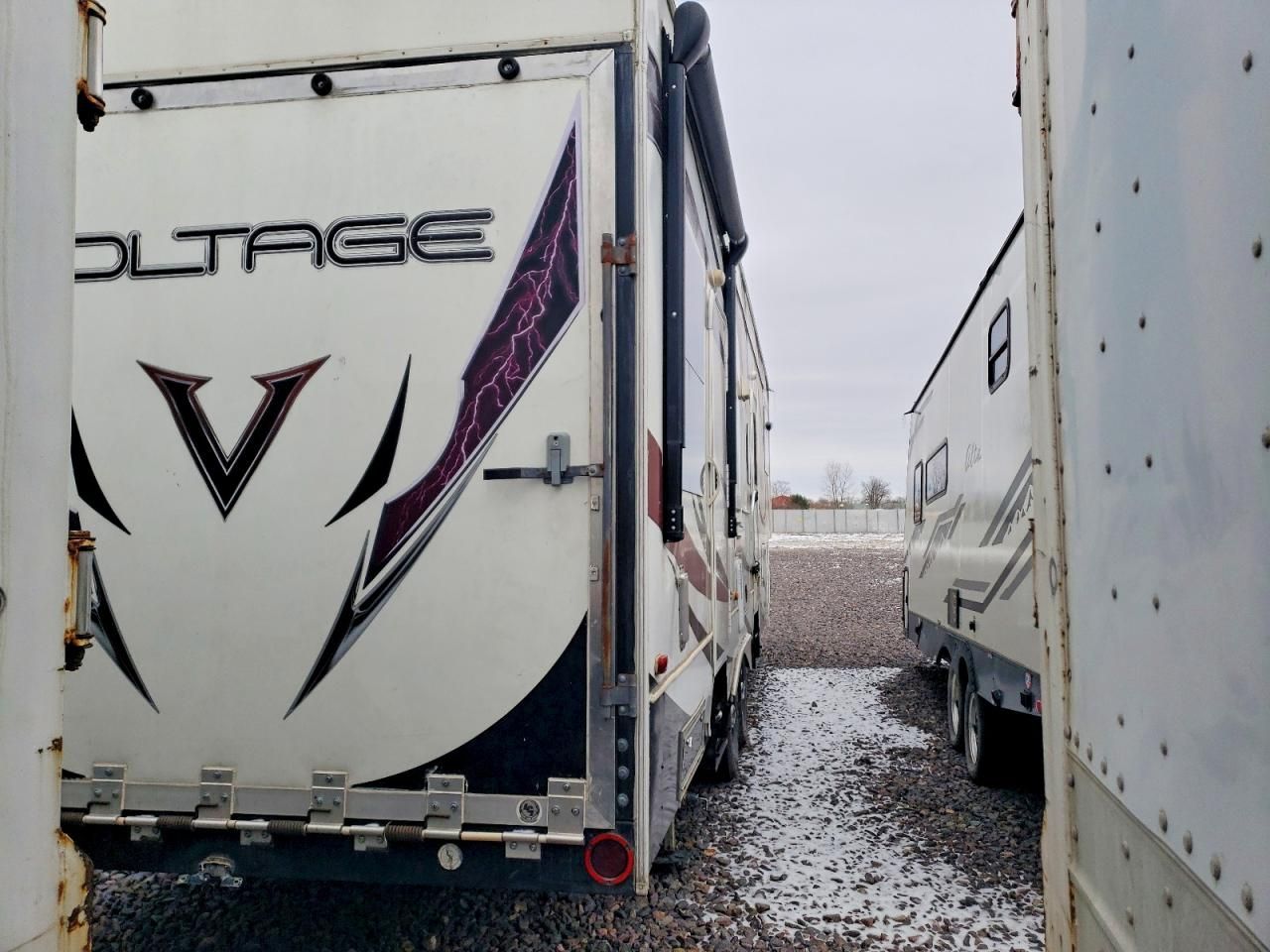 2012 Dutchmen Voltage