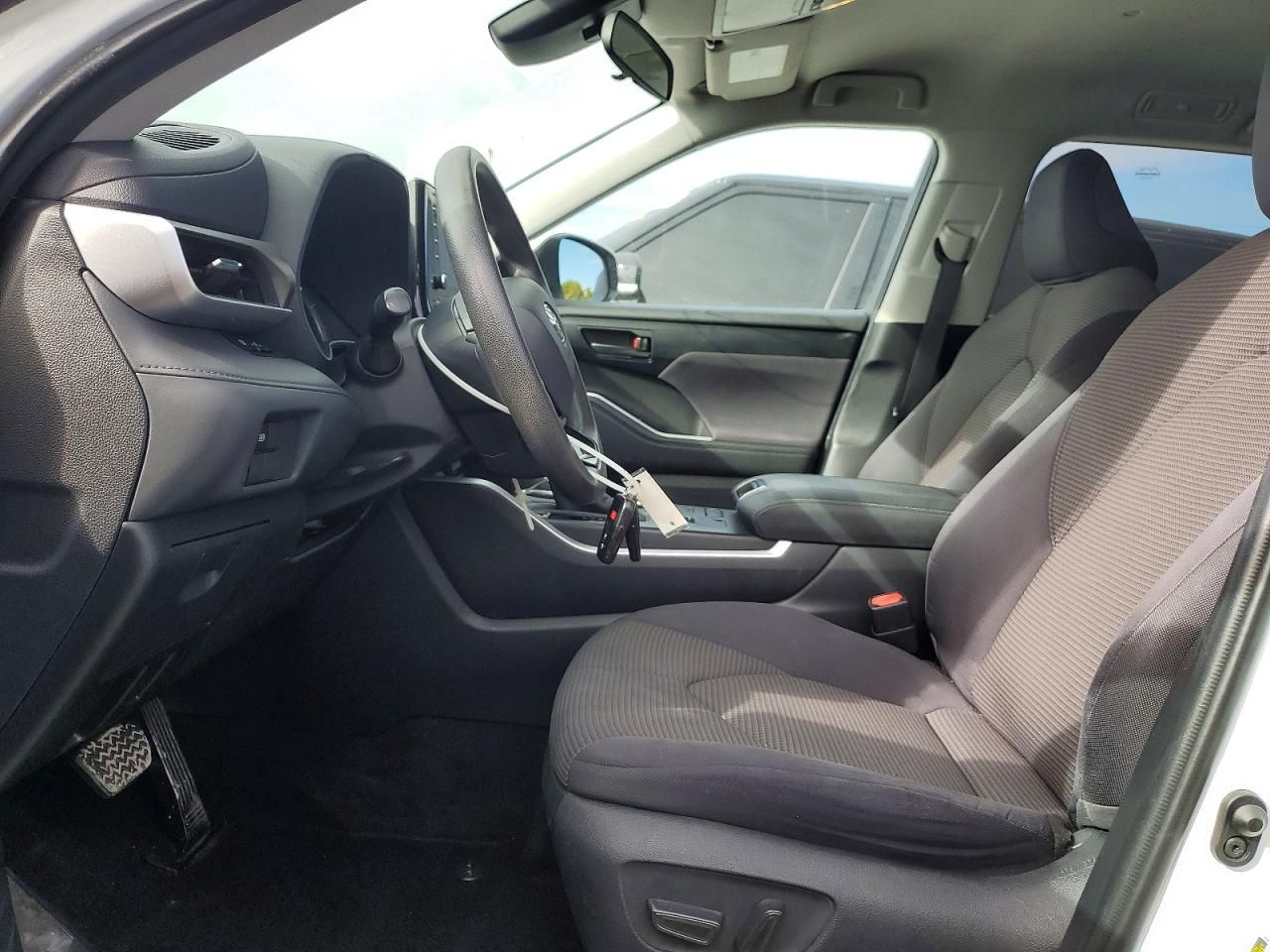 2020 Toyota Highlander l