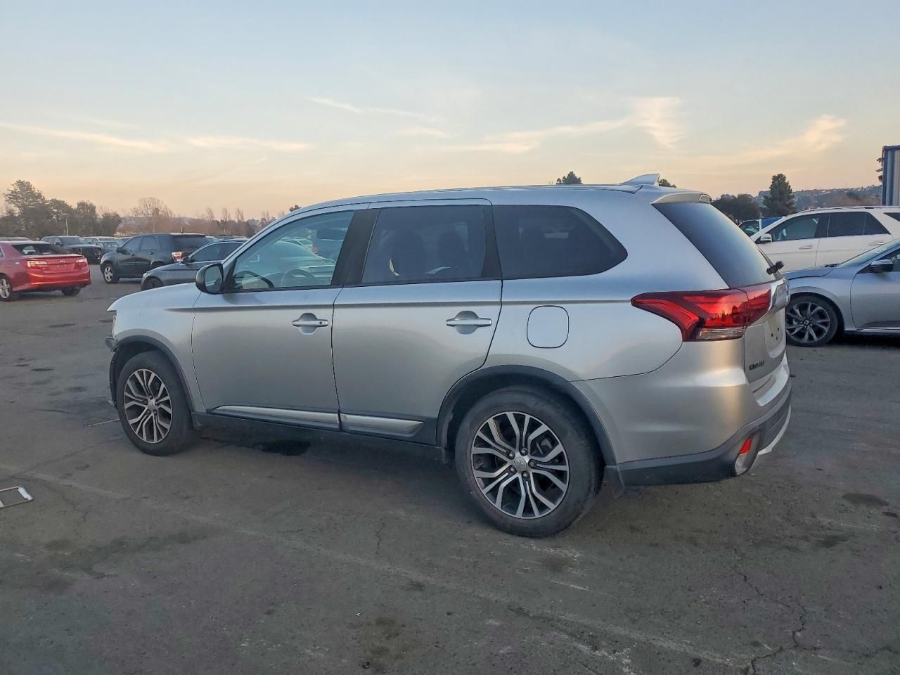 2018 Mitsubishi Outlander es