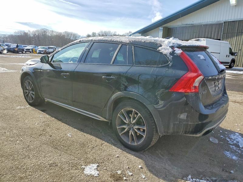 2016 Volvo V60 Cross Country Premier