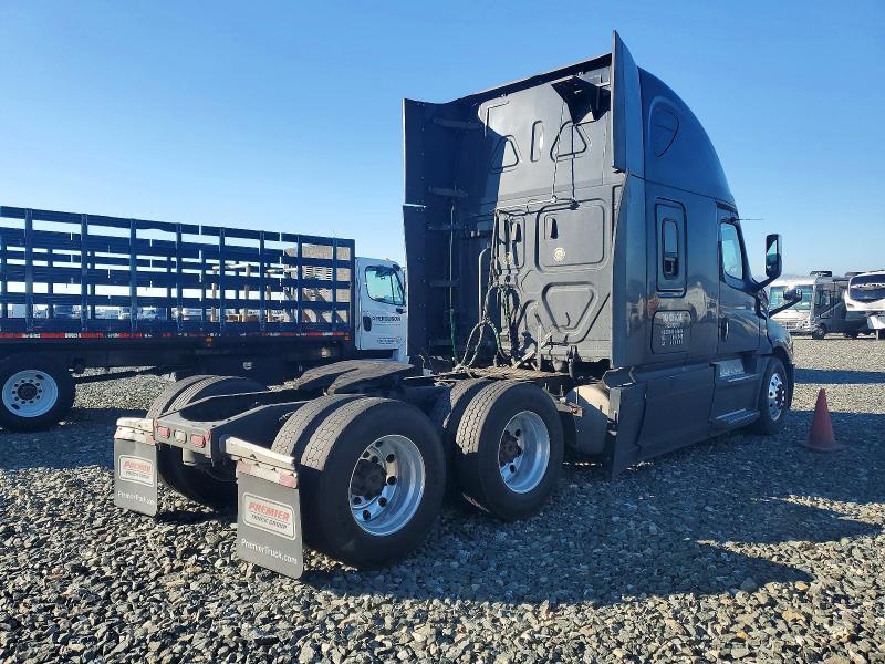2019 Freightliner Cascadia 126 Semi Truck