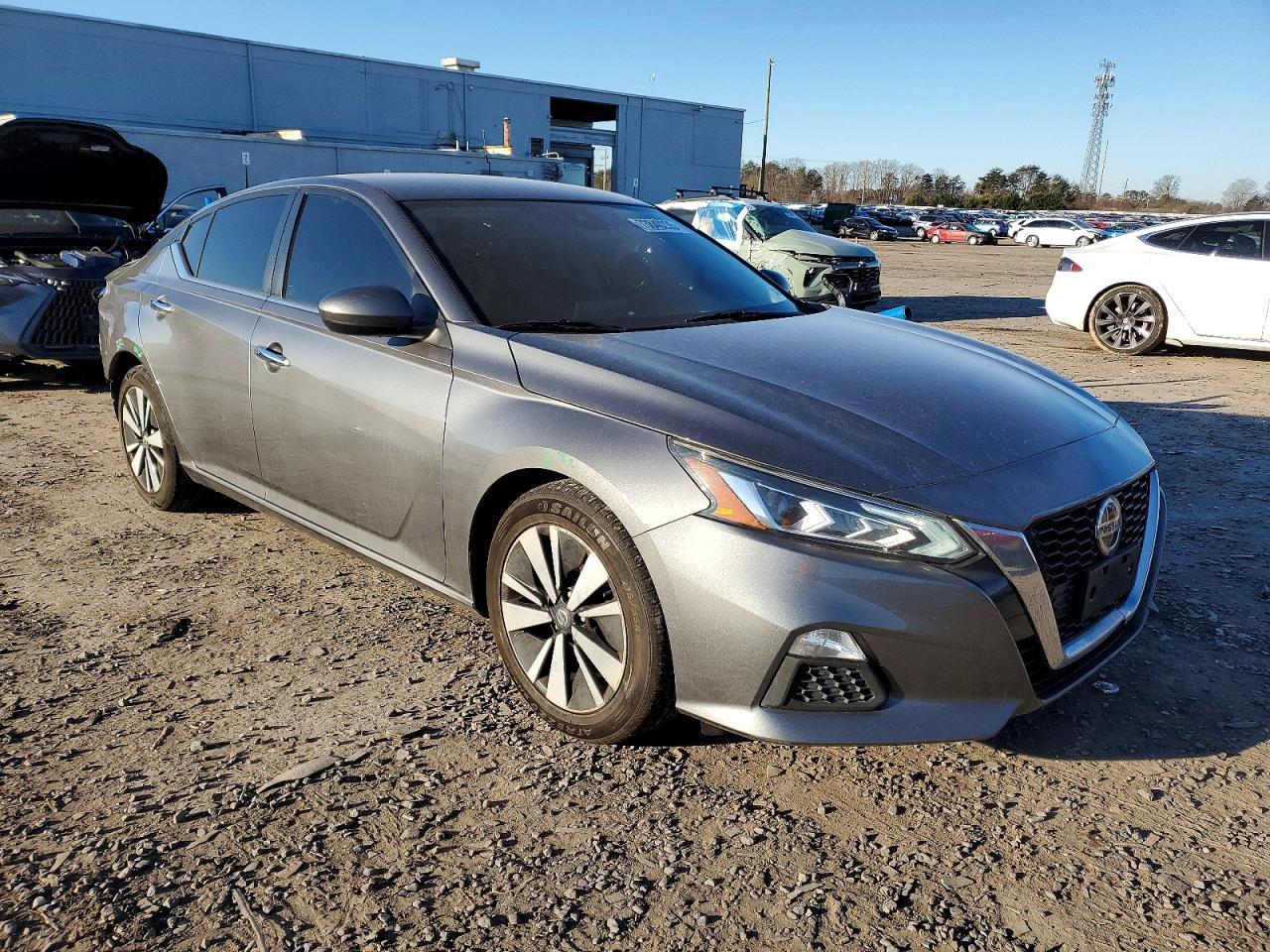 2022 Niss Altima 2.5 sv