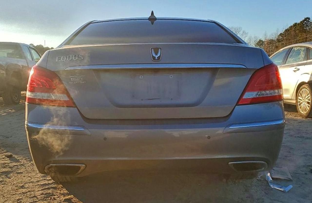 2012 Hyundai Equus Signature