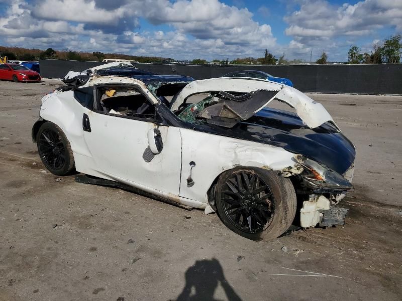 2014 Nissan 370z Base