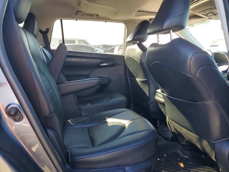 2020 Toyota Highlander Hybrid xle