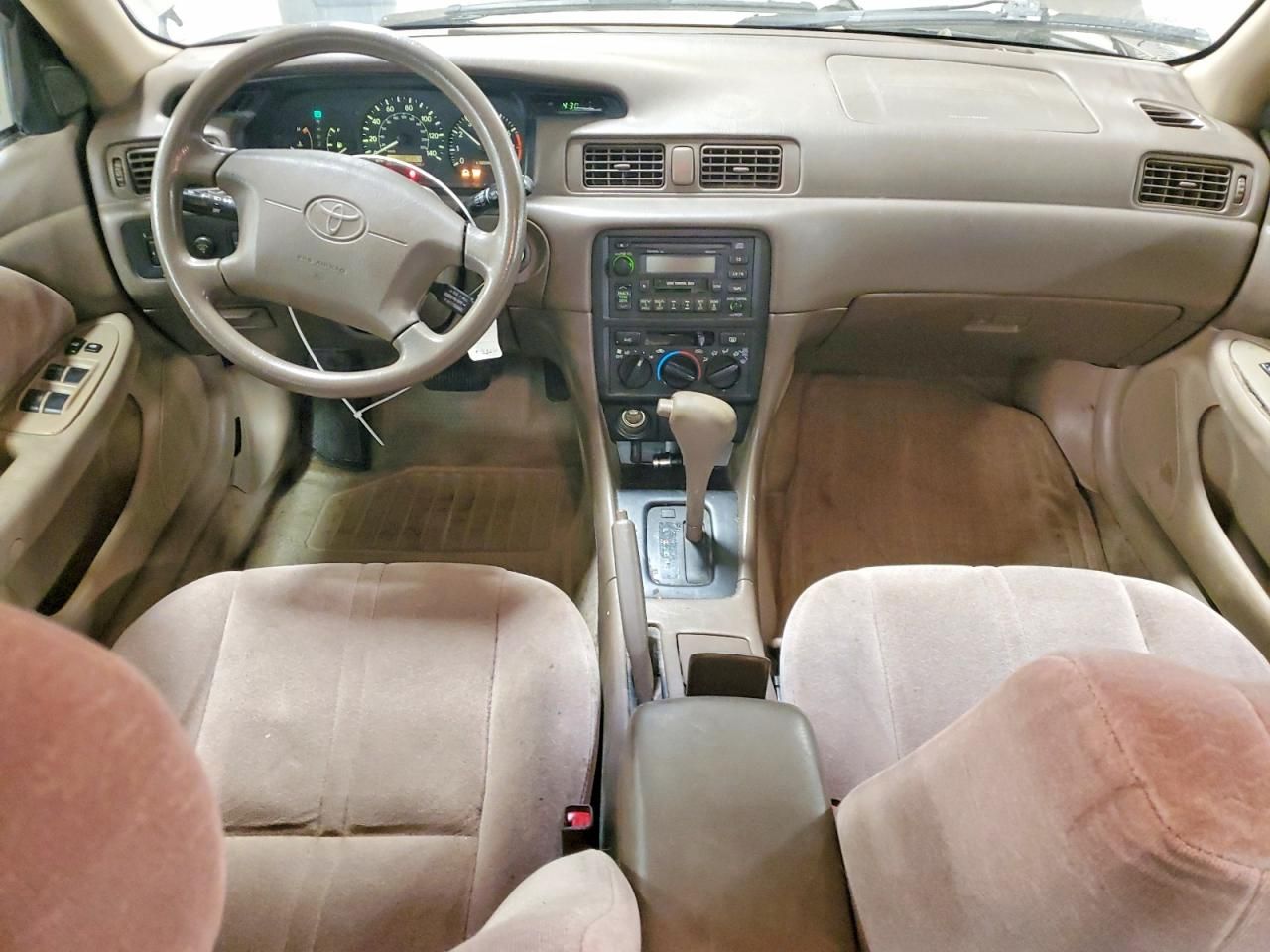 1999 Toyota Camry le